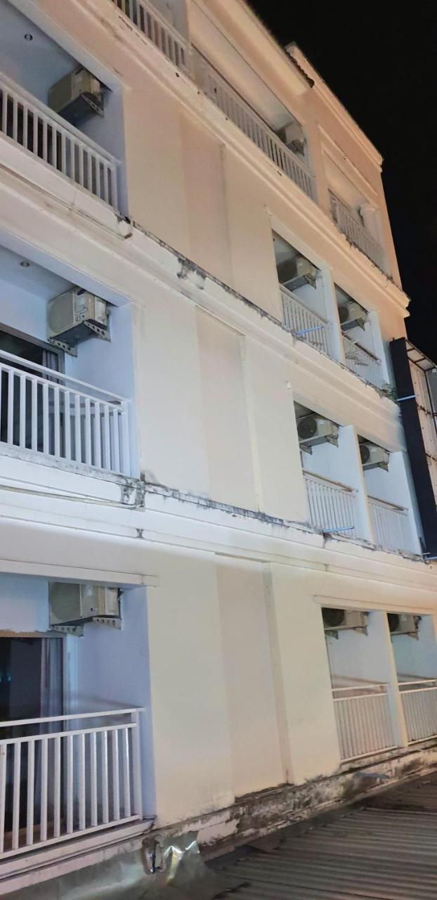 Eden Park Hotel Patong Exterior photo